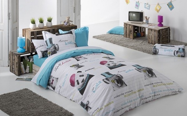 cojines a juego con la ropa de cama