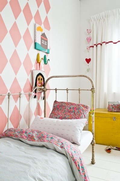 utilizar papel pintado infantil original en una pared utilizar papel pintado infantil original en una pared