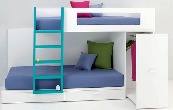 sujecion mueble con forma de tren